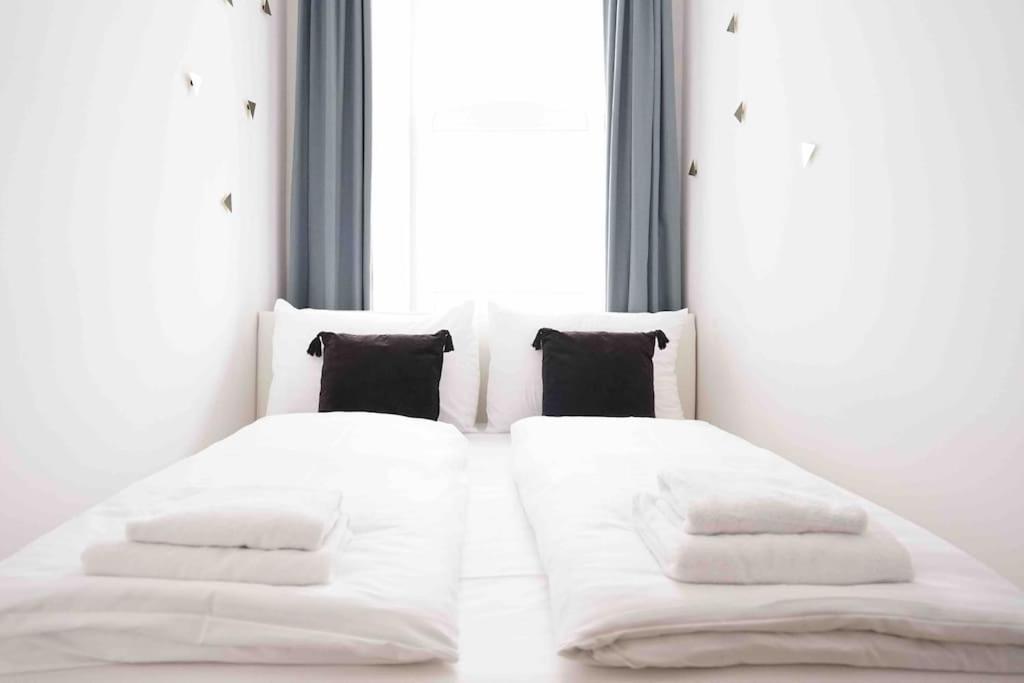 Modern Living In Center - Fully Equipped Apartment Wien